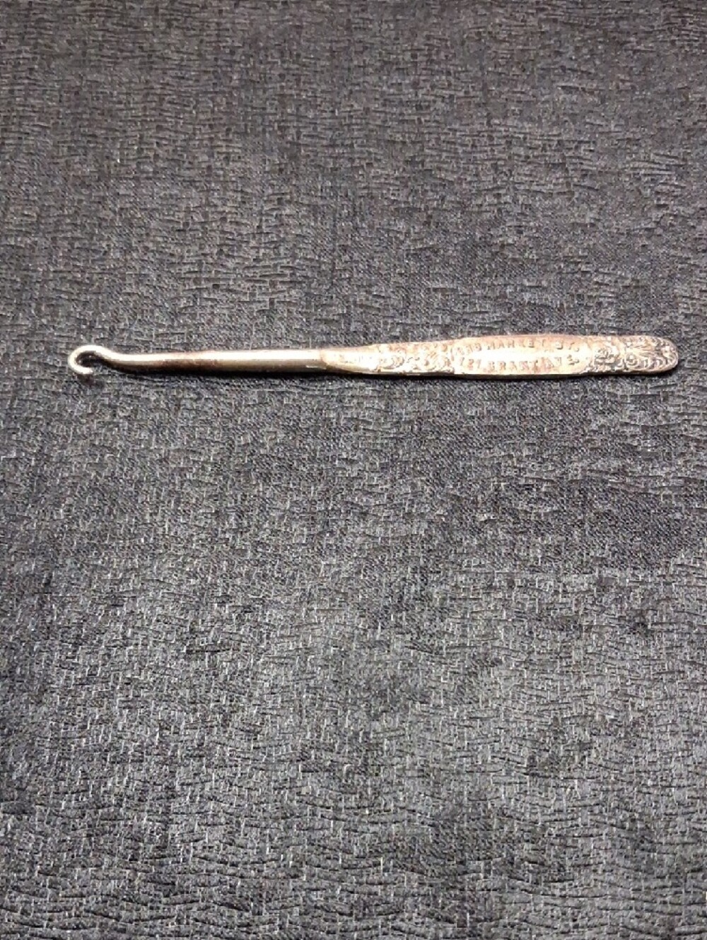 Antique Silver Tone Boot Button Crochet Hook with Decorative Handle - Picture 2 of 5